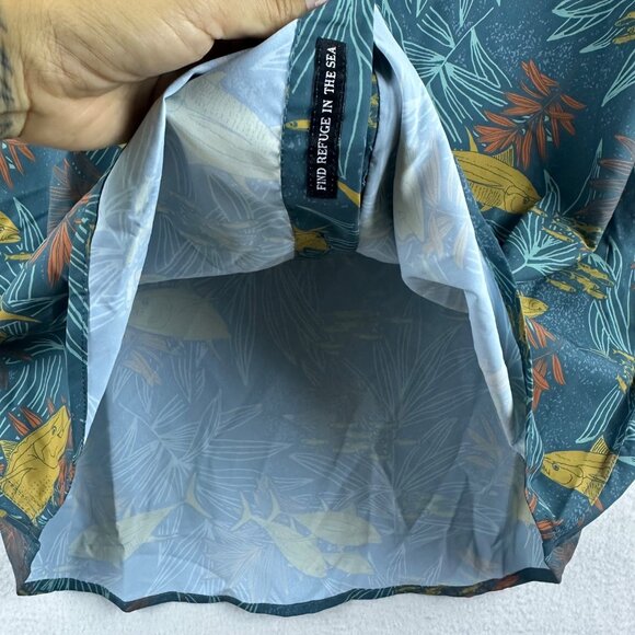 NWT Salty Crew Button Shirt Mens L Tech Woven Fishing Coastal Skate Beach Casual - Picture 7 of 11